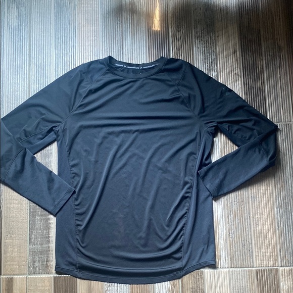 Under Armour Other - Under Armour Black Long Sleeve Performance Tee